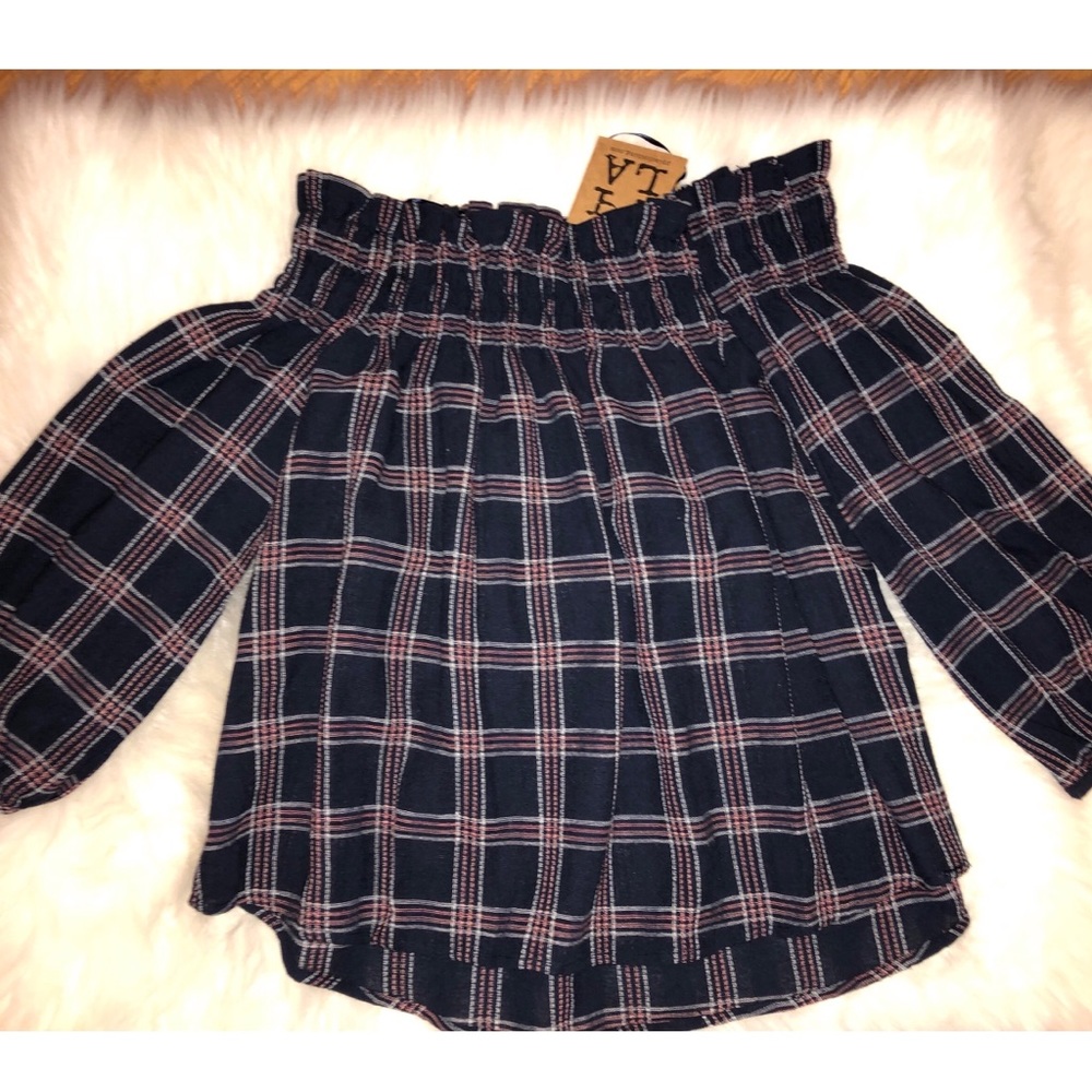 PPLA Off shoulder top